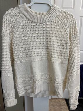 Universal Thread Cream Textured Knit Crewneck Sweater
